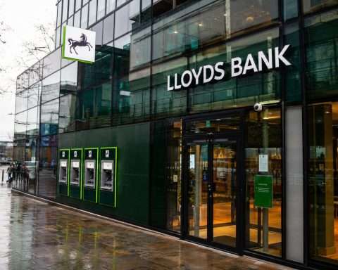 Lloyds Stock Rebounds as Gilt Panic Eases, but the Bank-Tax Risk Hasn’t Gone