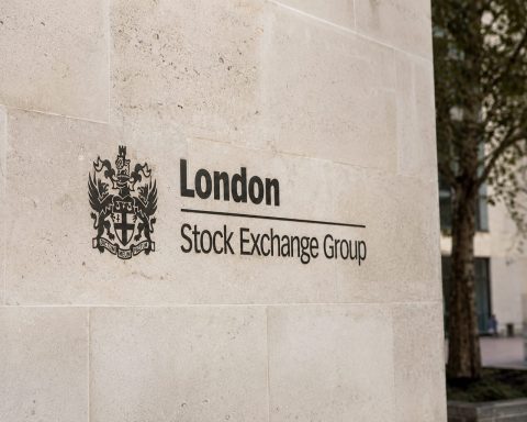LSEG Shares Fall Late Friday After AI Data News