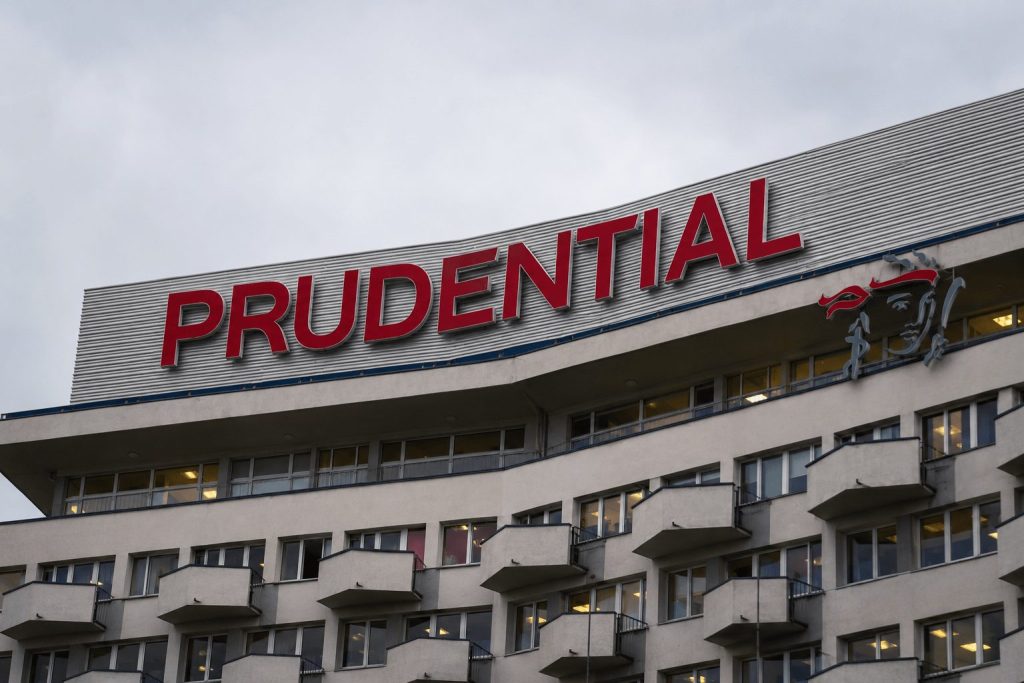 Prudential plc Share Buyback: Latest Stock Move Puts $1.2 Billion Return Plan in Focus