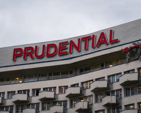 Prudential plc Share Buyback: Latest Stock Move Puts $1.2 Billion Return Plan in Focus