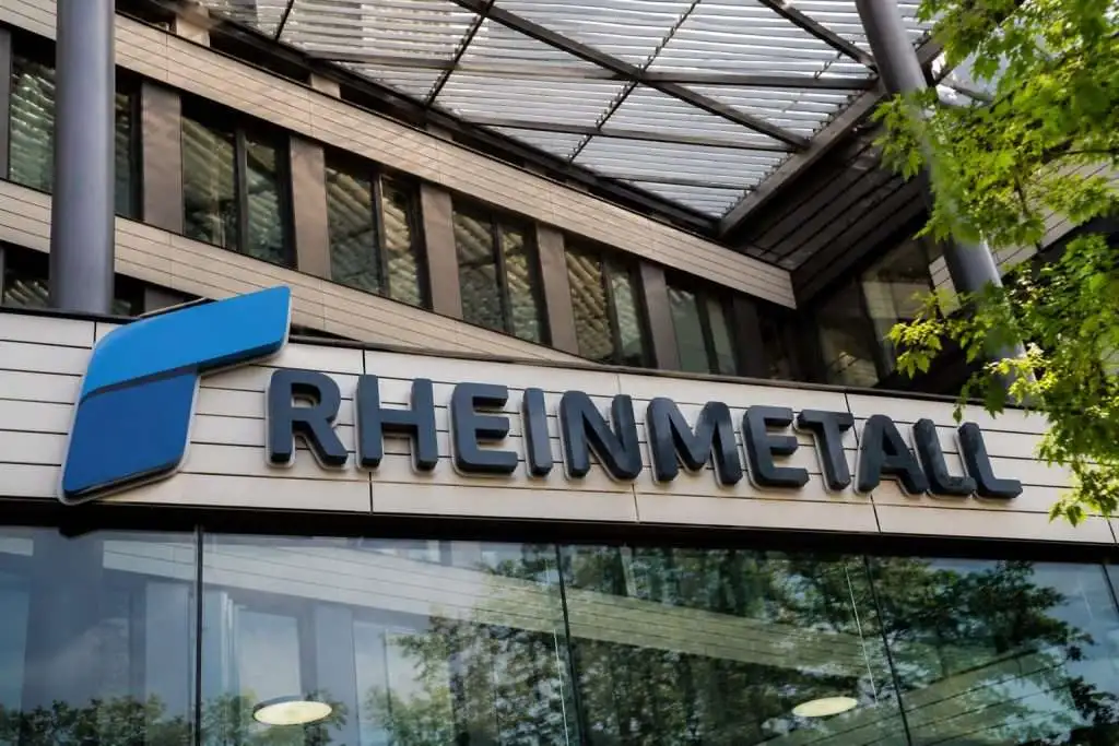 Rheinmetall Stock Falls Below €1,300 After JPMorgan Downgrade: Why the Defense Rally Is Cracking
