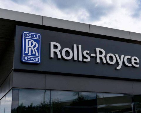 Rolls-Royce Holdings plc Just Made A €1 Billion Debt Move — And The Stock Still Fell