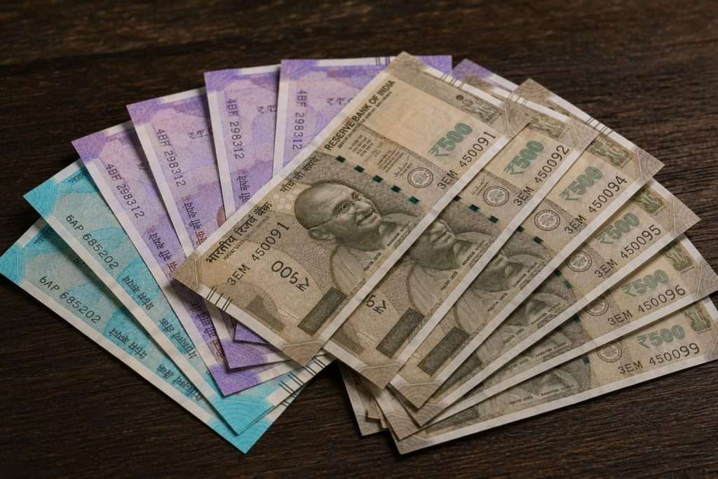 Rupee Near Record Low: Oil Shock Pushes India’s Currency Past 95 Against Dollar