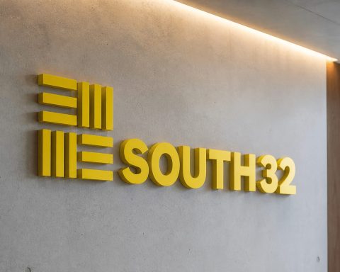 South32 Stock: $3.3 Billion Hermosa Mine Reset Puts Its U.S. Growth Bet Under Pressure
