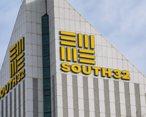 South32 Drops in Early Trading Ahead of ASX After $100m Copper Plan Raises Cost Worries