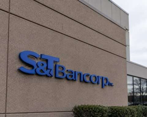 S&T Bancorp Shares Dip With Regional Bank ETF Moving Lower Ahead of Dividend
