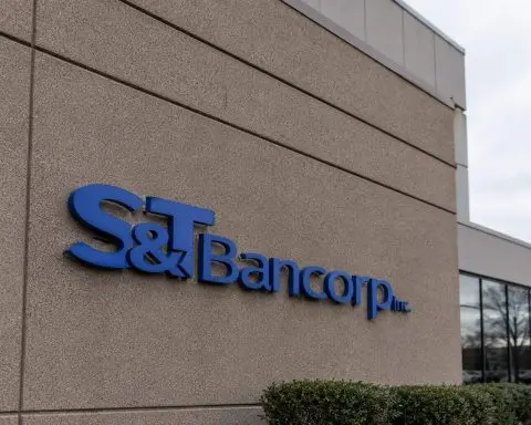 S&T Bancorp Shares Dip With Regional Bank ETF Moving Lower Ahead of Dividend