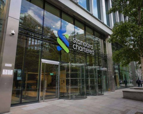 Standard Chartered PLC Gulf Push Grows With SGB Deal, Saudi License and $943 Million Buyback