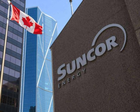 Suncor’s C$2.1 Billion Profit Reveals Canada’s Jet-Fuel Opening