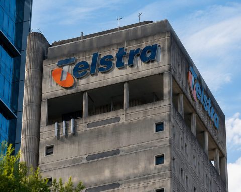 Telstra Buyback Nears A$1.25 Billion Cap as Mobile Price Rises Face Their First Test