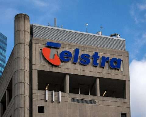 Telstra Shares Trade Higher as $1.25 Billion Buyback Wraps Up, Investors Focus on Week Ahead