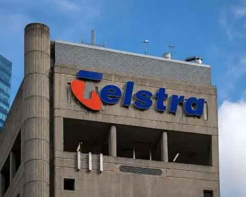 Telstra Shares Trade Higher as $1.25 Billion Buyback Wraps Up, Investors Focus on Week Ahead