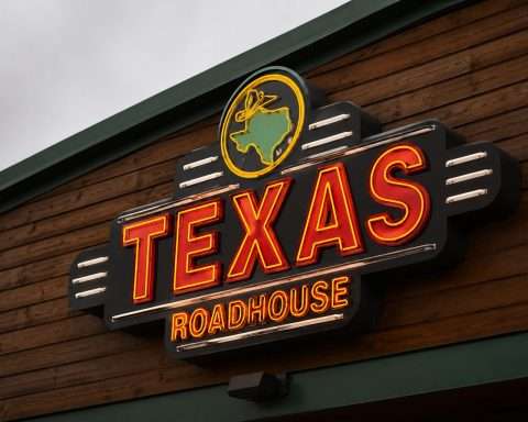 Texas Roadhouse Dips After New Wall Street Boost, Investors Eye Next Moves