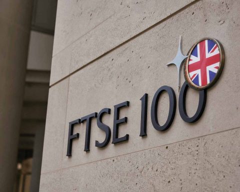 UK Stock Market Today: FTSE 100’s Short Week Hinges on Oil, Rates and Diageo