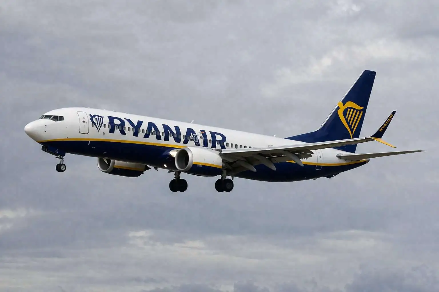 UK Summer Flights Could Be Cut As Jet Fuel Shortage Fears Hit Holiday Season