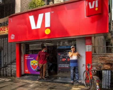 Vodafone Idea Posts ₹51,970 Crore Profit; AGR Write-Back Drives Jump as Birla Group Adds Cash
