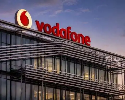Vodafone Share Price Slips After Earnings: Three UK Deal and UBS Sell Call Raise the Stakes