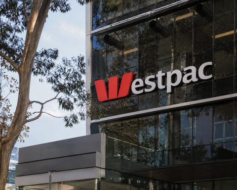 Westpac Shares Dip Amid Broader ASX Drop; Investors Weigh Bigger Issue for Banks