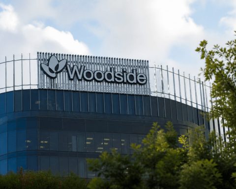Woodside Energy’s $17.5 Billion LNG Bet Faces Its First Big Buyer Test