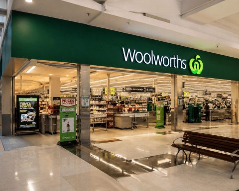 Woolworths Shares Hold Steady as Discount Worries Persist
