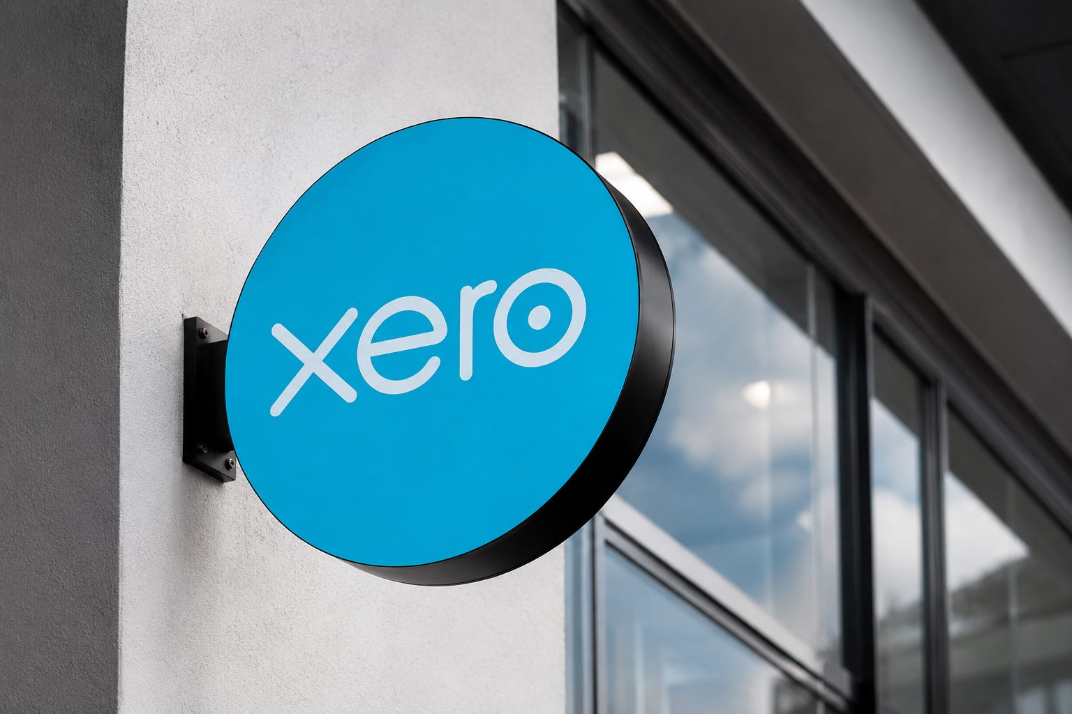 XERO- Unfinished business NWOBHM 超入手困難 Xero's $550M buyback bounce puts focus on Monday trading