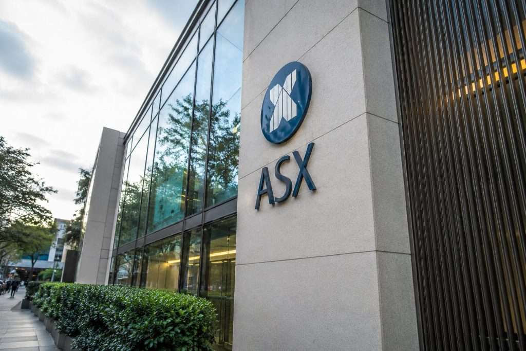 ASX ends week slightly down, but credit and resource sectors under pressure