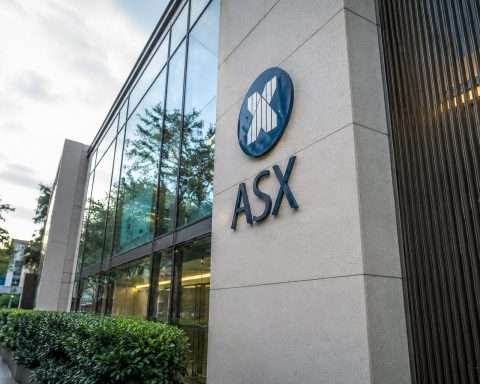 ASX ends week slightly down, but credit and resource sectors under pressure