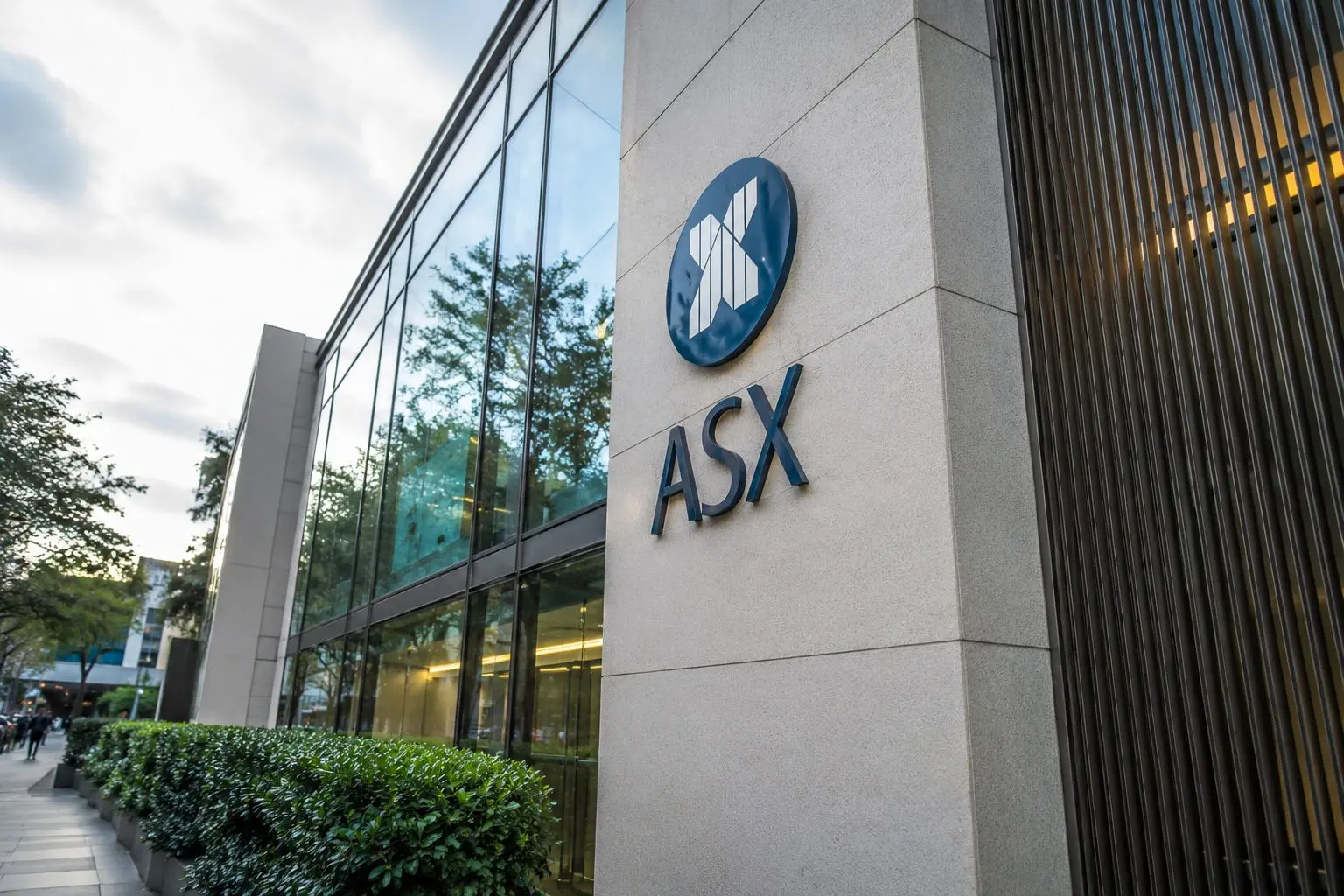 ASX ends week slightly down, but credit and resource sectors under pressure