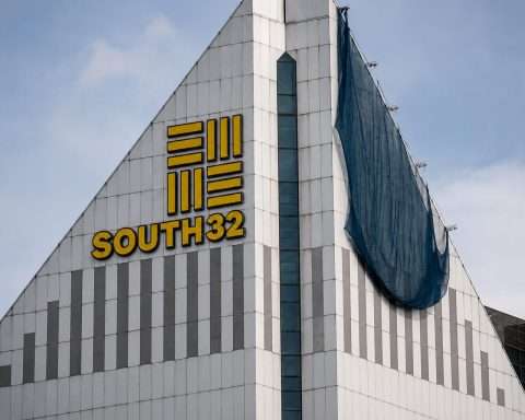 South32 shares slip as Fed rate fears weigh on ASX miners