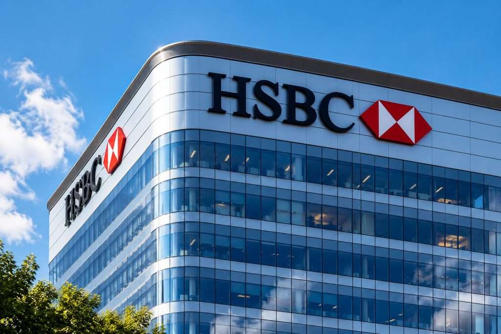 HSBC Holdings Plc (LON:HSBA) shares head into dividend payout after Friday slip ends record run HSBC Holdings (LON:HSBA) shares sit near analyst target as capital return math tightens
