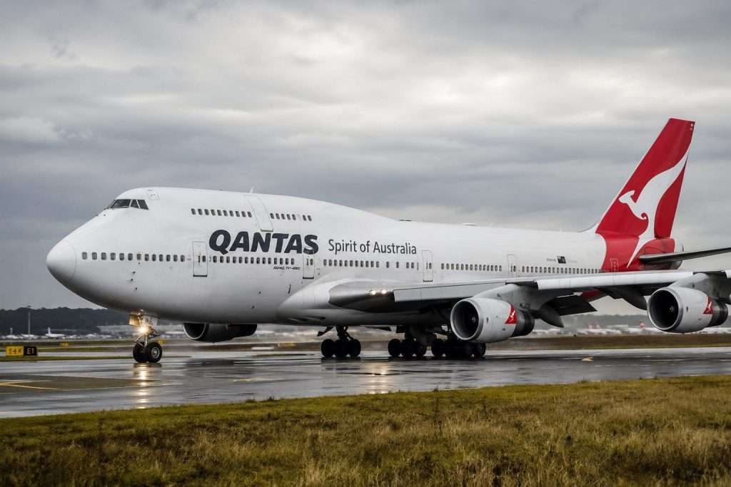 Qantas stock approaches FY26 finish; Tokyo capacity push questions upside