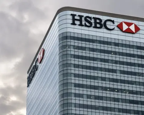HSBC edges up 4.3% this week, trades close to 52-week high after bank rally