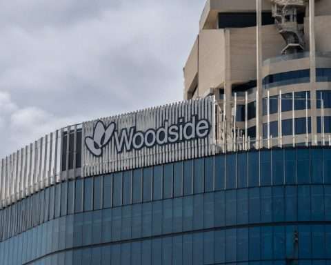 Woodside Energy Drops 7% for the Week as Oil Falls