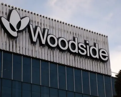 Woodside Energy Stock (ASX:WDS) Falls as Oil Peace Premium Fades, Browse Exposure Looms