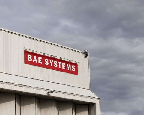 BAE Systems Shares Drop 3.4% This Week on Hormuz Risk