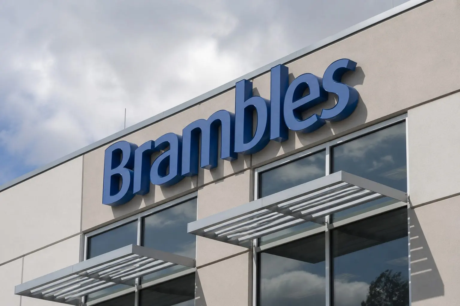 Brambles shares edge higher after latest on buyback draws attention post guidance cut