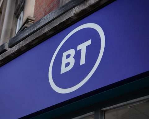 BT Group drops 6.6% this week with cash-flow rebound in question
