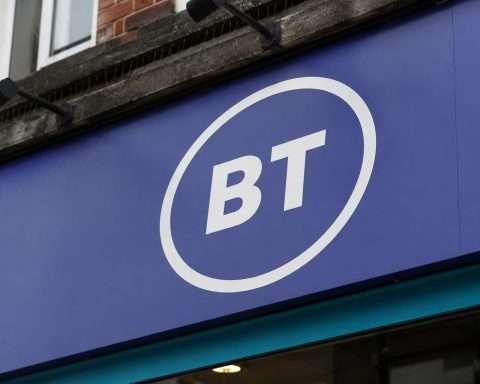 BT Group stock stuck near 195p as pension cash call shifts focus from fibre targets