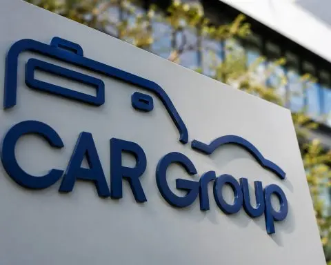 CAR Group (ASX:CAR) bounces after sharp ASX tumble but still trails analyst targets