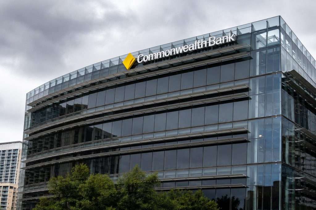 CBA up 1.8% as tech moves run into inflation test