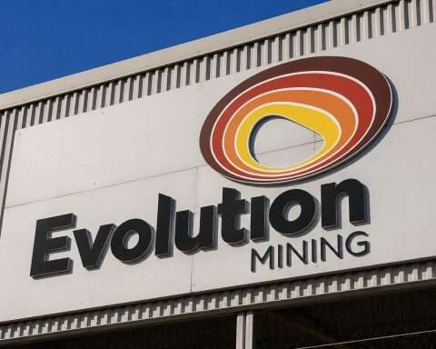 Gold slips under US$4,000, Evolution Mining shares weighed