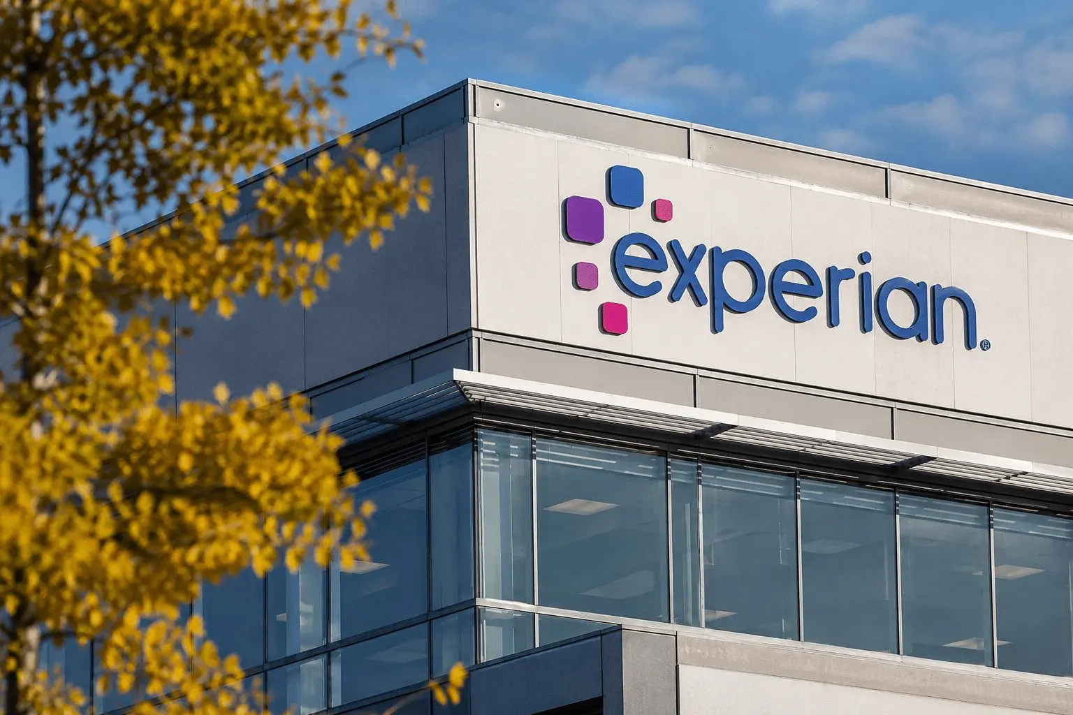 Experian (LON:EXPN) buyback takes in 8% of trades, stock lags FTSE 100