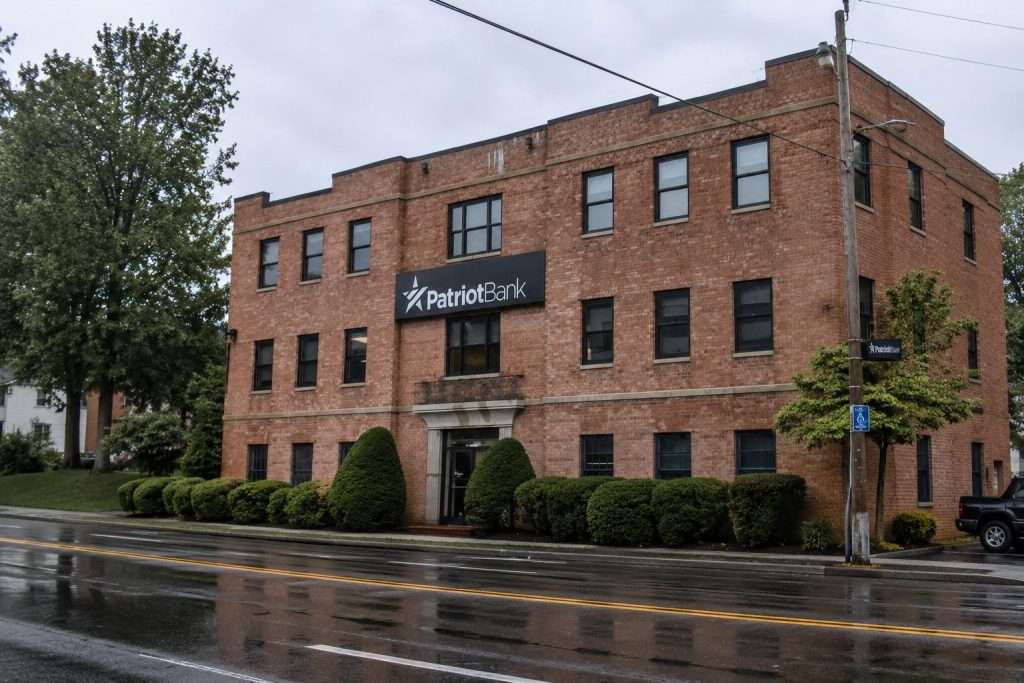 Patriot National Bancorp insider trade comes as $1 shares face reverse-split deadline