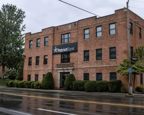 Patriot National Bancorp insider trade comes as $1 shares face reverse-split deadline