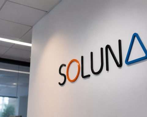 Why Soluna Stock Is Sliding Today as Bitcoin Rout and Nasdaq Selloff Hit Small AI Data-Center Bets