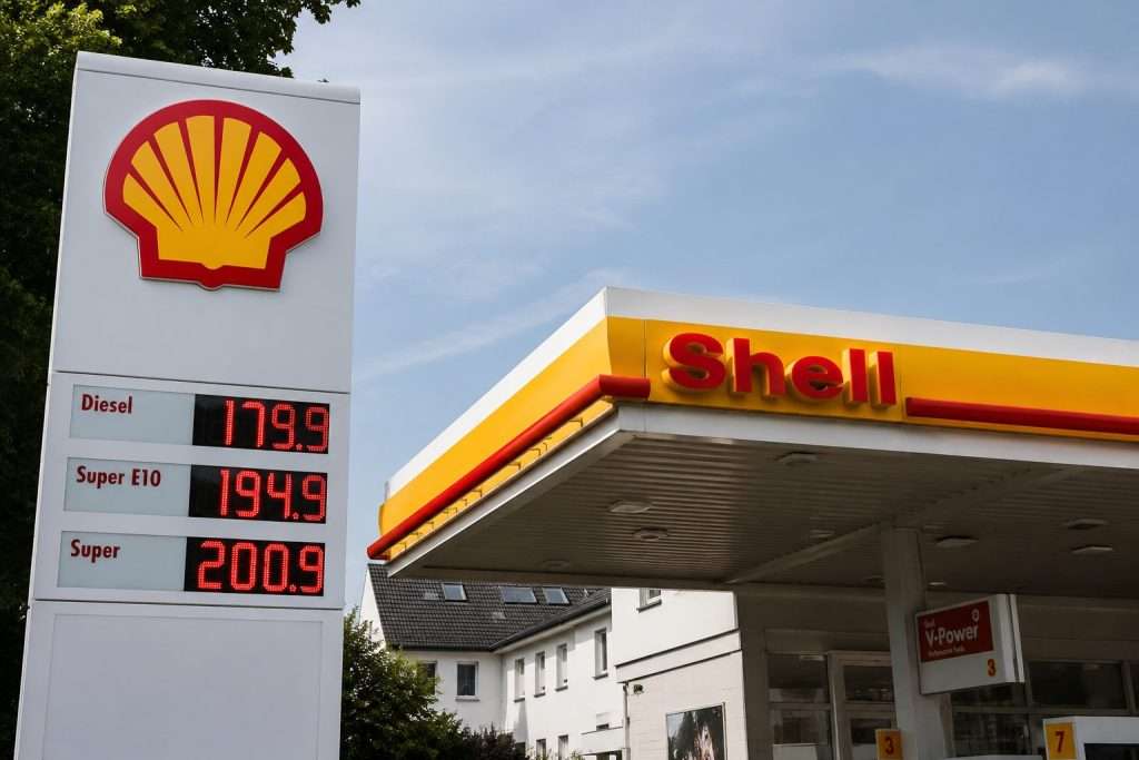 Shell Shares Watch Monday After Oil Jolt and Raizen Debt Meeting