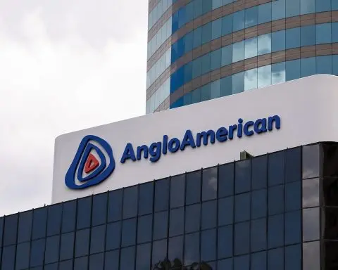 Anglo American Stock Slips as Teck Megadeal and De Beers Exit Face Their Next Big Test