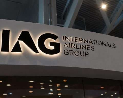 IAG Stock Falls After New Fuel Worries and EU Carbon Debate