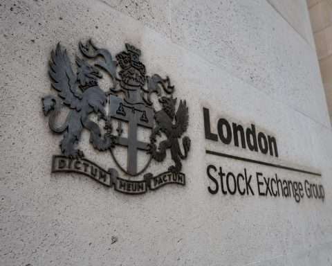 LSEG Drops as London Market Worries Return