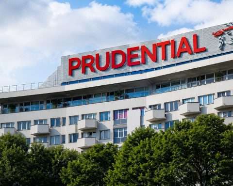 Prudential Shares Jump After China Moves on $54 Billion Account Flap